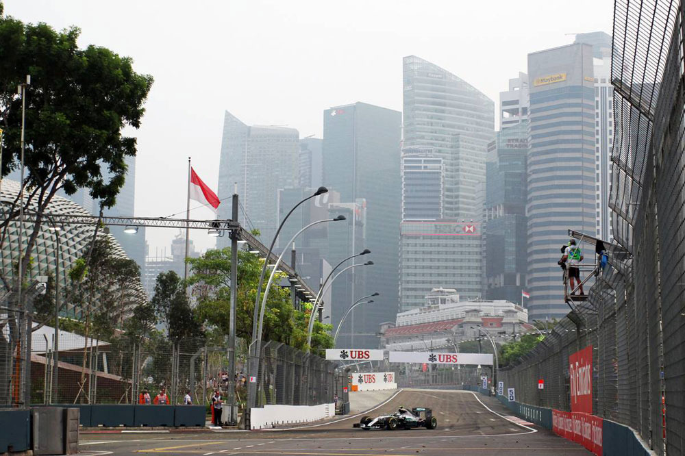 ニコ・ロズベルグとケケ・ロズベルグ直筆サイン入り超大型写真… F1ギャラリー詳細2